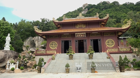 Ghé thăm ngôi chùa thơm nhất xứ Tịnh Biên với hàng cây đặc biệt sống qua 2 thế kỷ